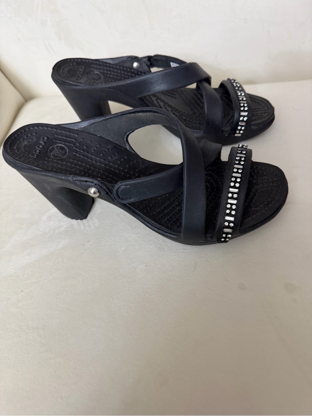 NWOT CROCS Black Studded Cyprus Heel Slide Sandals Size 8